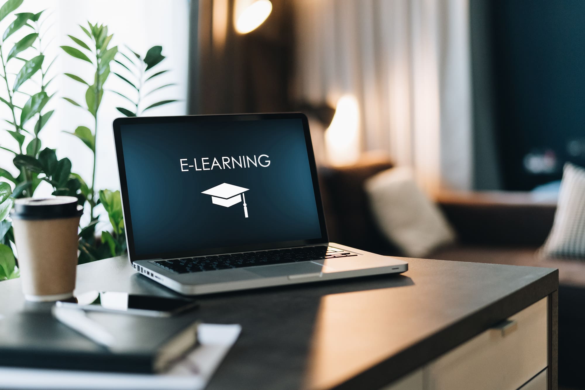 ordinateur indiquant l'e-learning