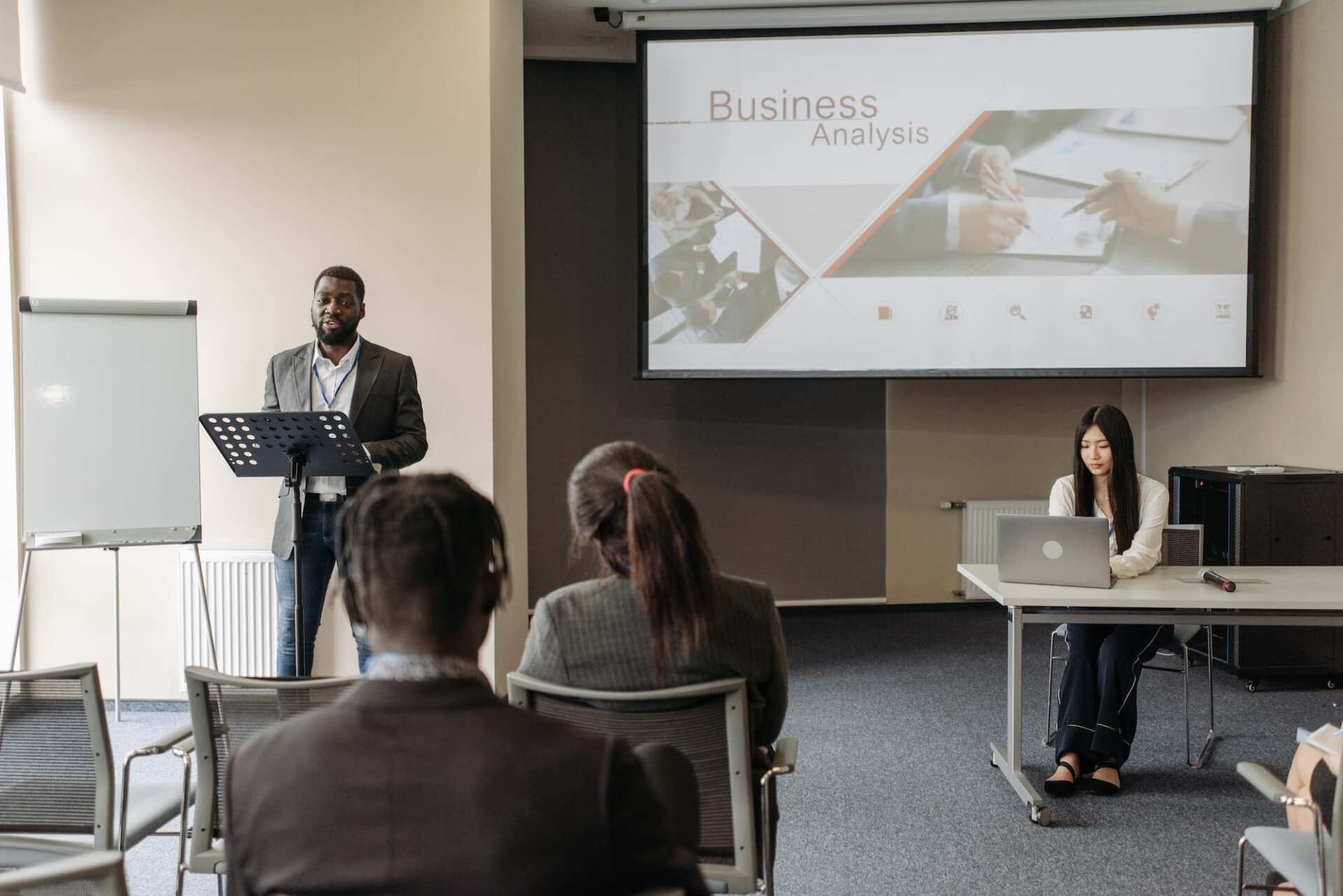 formateur avec support de formation